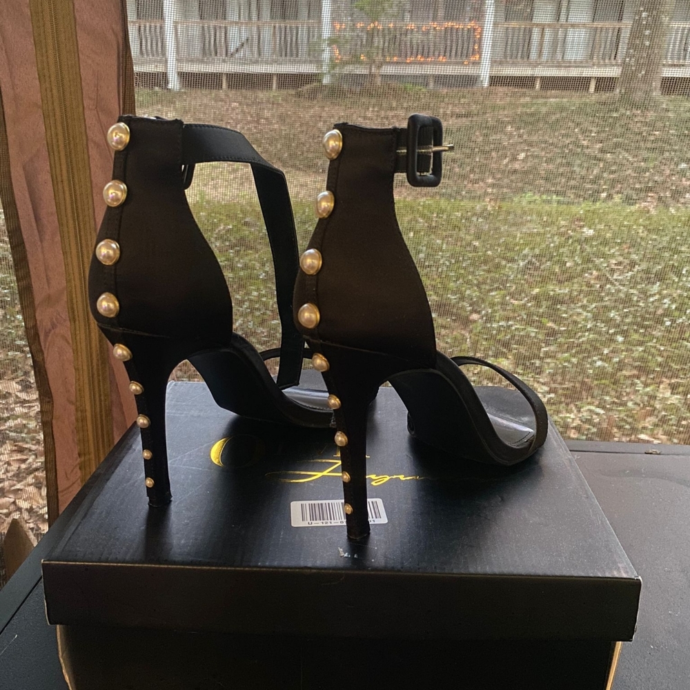 Black pearl heel Forever 21